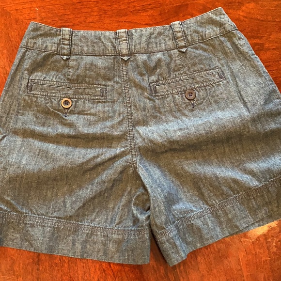 St John’s Bay Chambray Shorts, Size 4 - Picture 4 of 4